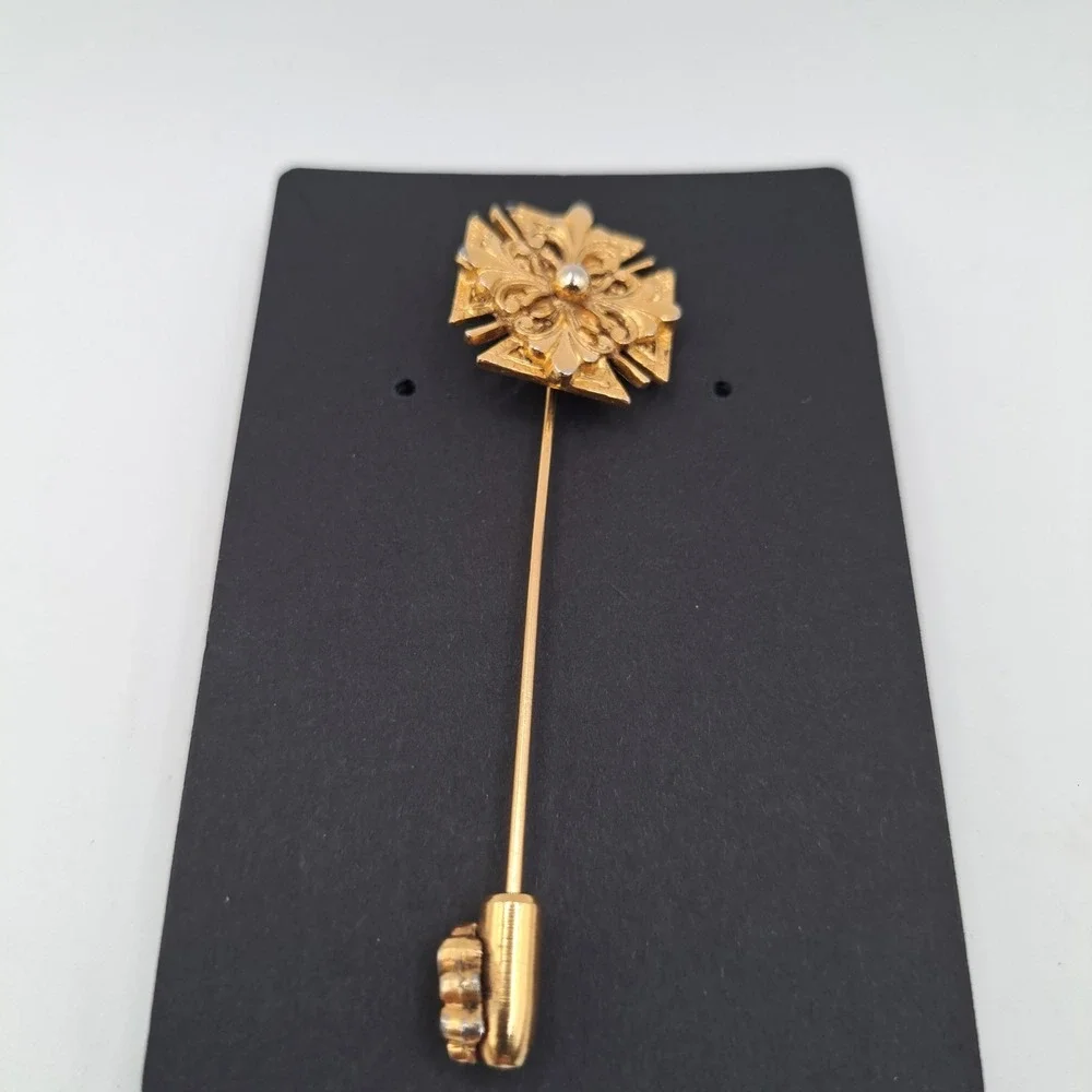 MMA Metropolitan Museum of Art Stick Pin Flower  Vtg Gold-Tone Maltese Cross
